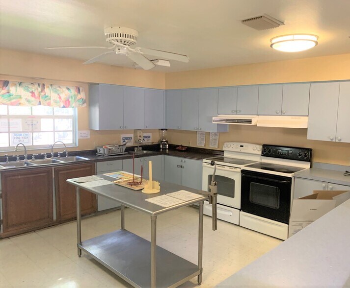 More Photos Of 5426 18th St W, Bradenton Assisted Living For Lease