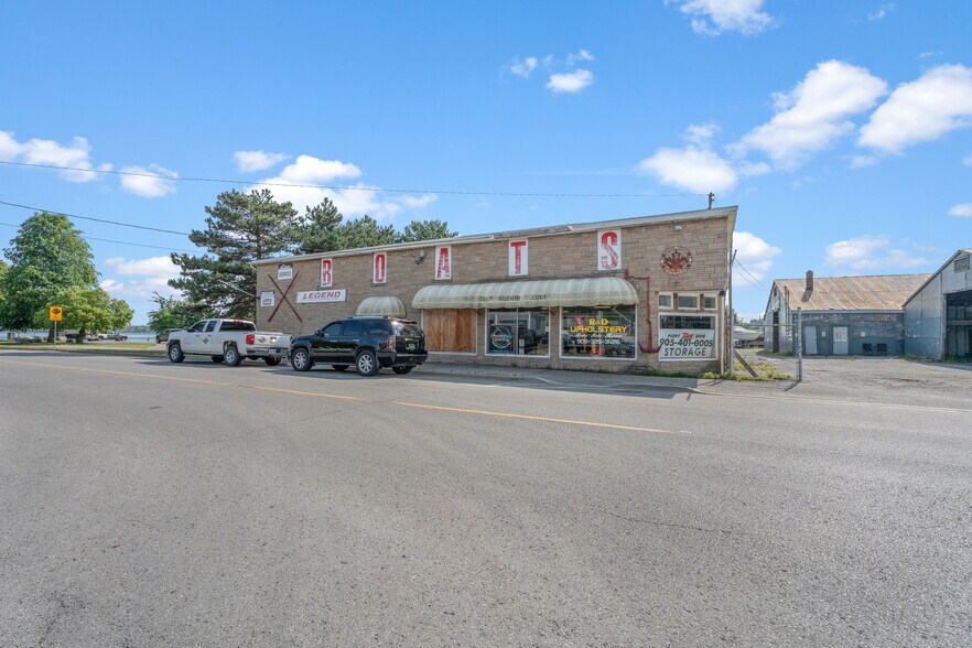 More Photos Of 162 Niagara Blvd, Fort Erie Marina For Sale