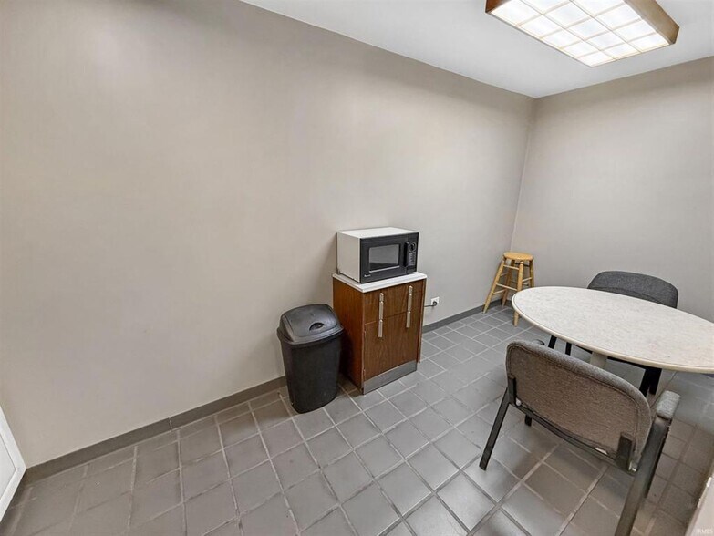 More Photos Of 2632 Cathy Ln, Jasper Warehouse For Sale