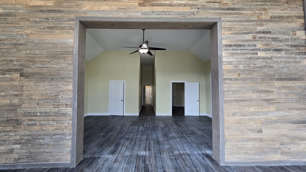 More Photos Of 17621 Stacey Ln, Lago Vista Lodge Meeting Hall For Lease