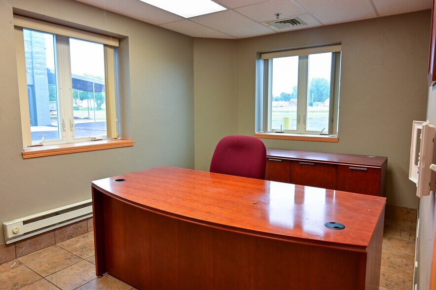 More Photos Of 505 Libby St, Waupun Manufacturing For Lease