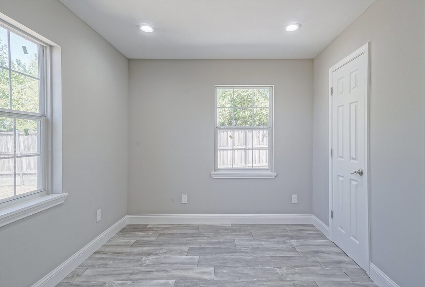 More Photos Of 6864 Pecan St, Frisco Office For Lease