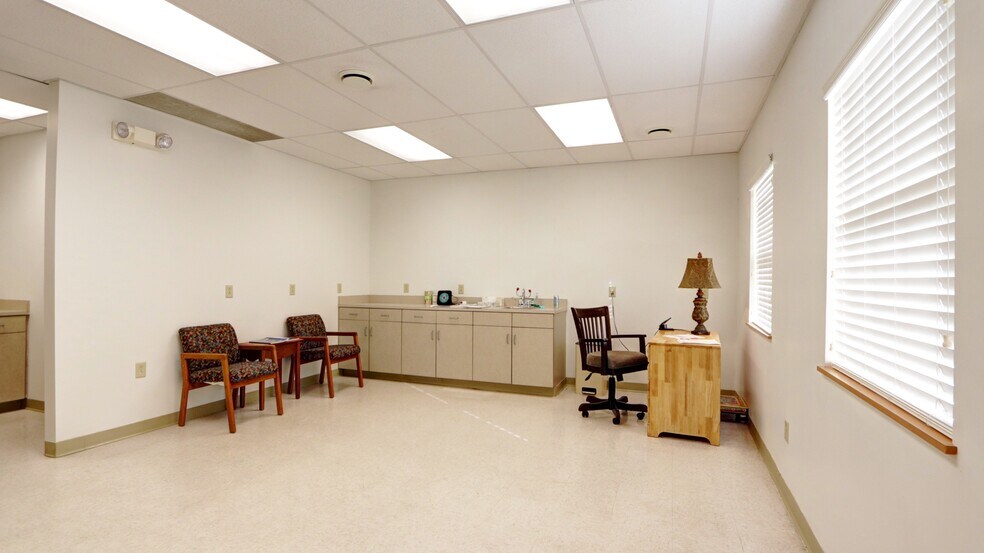 More Photos Of 399 Grant Ave, Auburn Medical For Sale