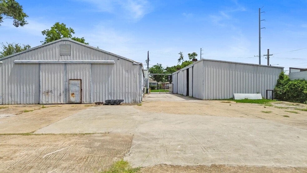 More Photos Of 8316 La Porte Rd, Houston Warehouse For Sale