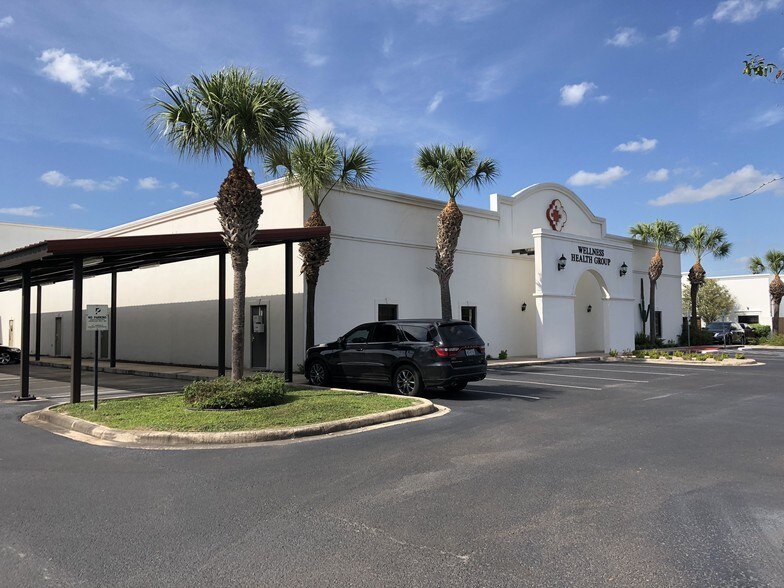 More Photos Of 1022 E Griffin Pky, Mission Medical For Sale