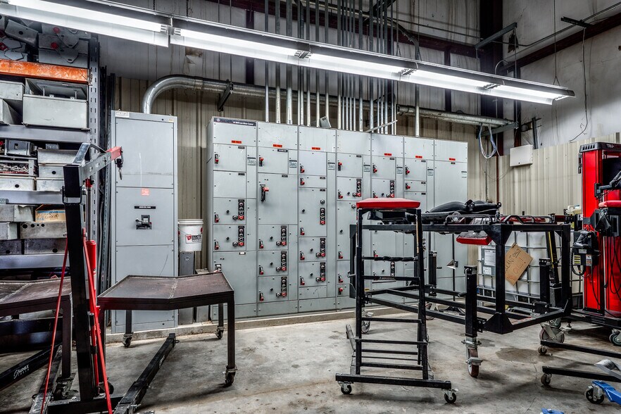 More Photos Of 20701 E 81st St, Broken Arrow Manufacturing For Sale