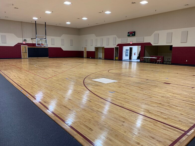 More Photos Of 31 Calhoun Ave, Greenville Religious Facility For Lease