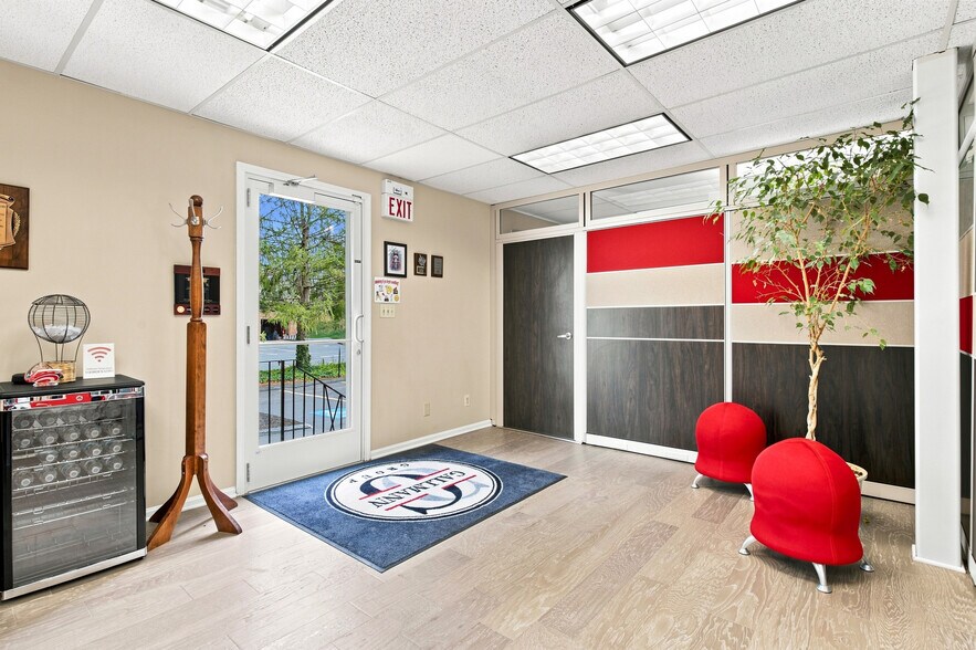 More Photos Of 33610 Solon Rd, Solon Office For Sale