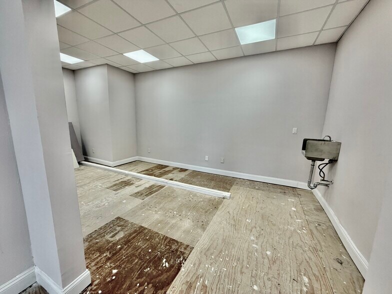 More Photos Of 101-109 Westchester Ave, Port Chester Storefront Retail Office For Lease