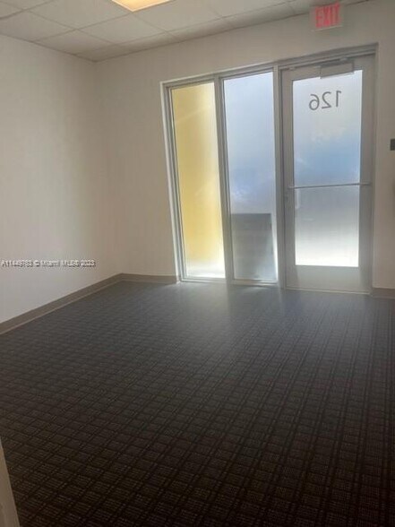 More Photos Of 10893 NW 17th St, Miami Service For Lease