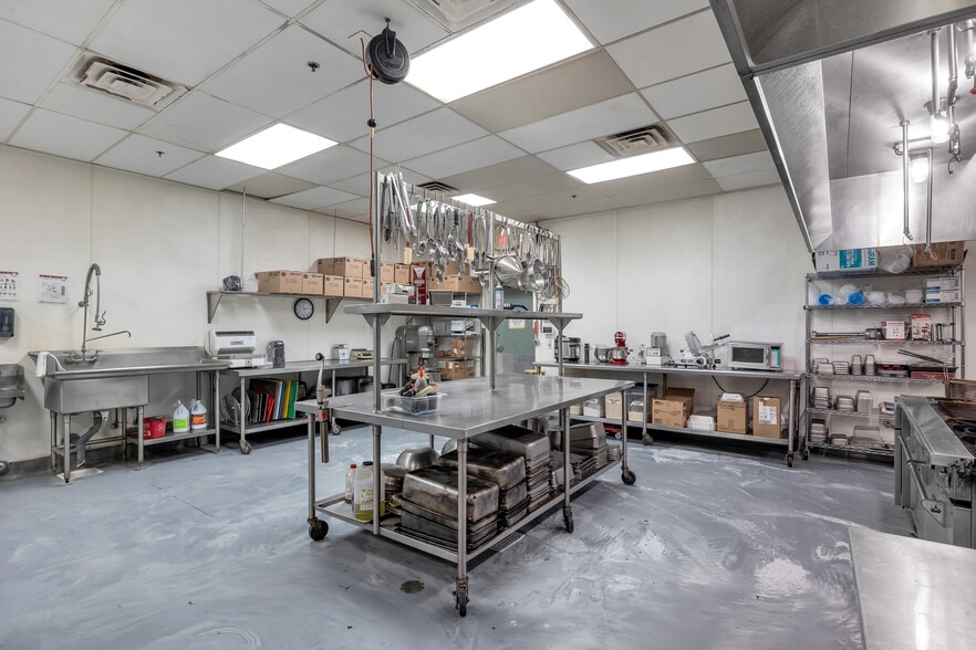 More Photos Of 5165 W Oquendo Rd, Las Vegas Food Processing For Lease