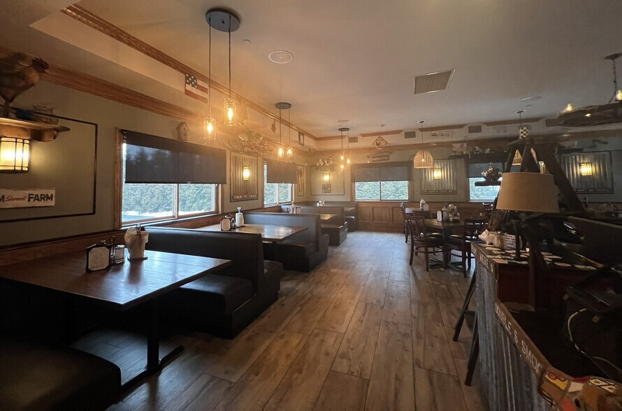 More Photos Of 49 Oakland Ave, Warwick Restaurant For Sale