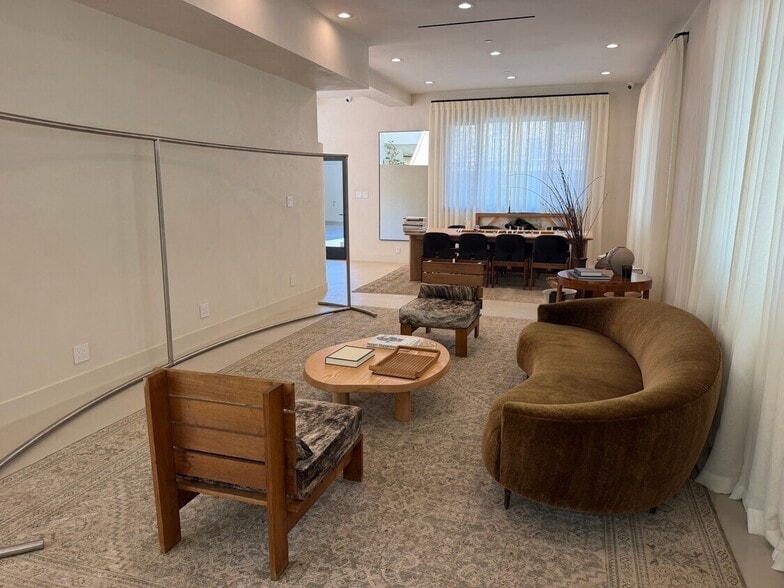 More Photos Of 145 S Rodeo Dr, Beverly Hills Storefront Retail Office For Lease