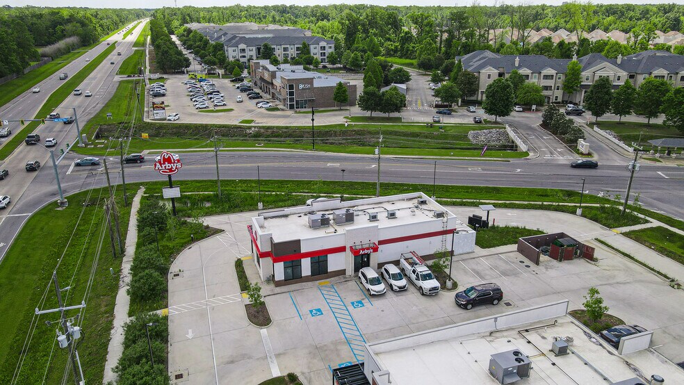 More Photos Of 5947 Creek Centre Dr, Baton Rouge General Retail For Lease