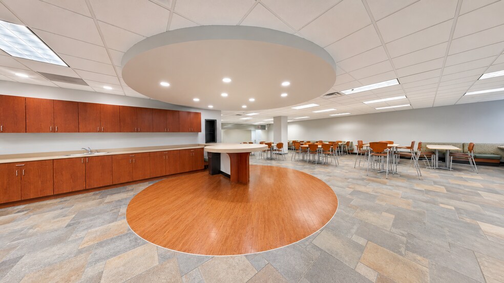 More Photos Of 5555 Glendon Ct, Dublin Office For Sale