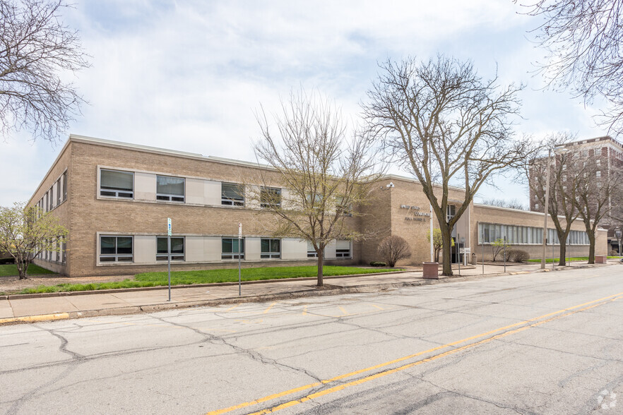 Primary Photo Of 211 19th St, Rock Island Office For Lease