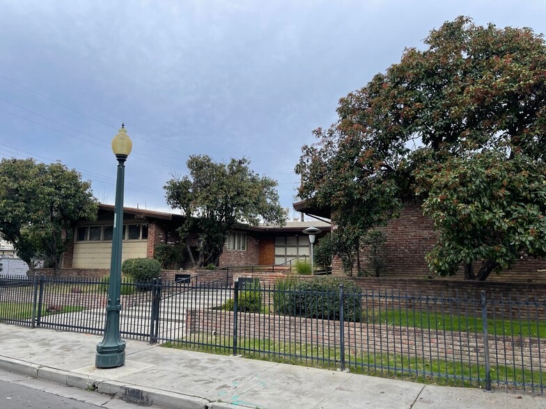 More Photos Of 141 E Acacia St, Stockton Office For Lease
