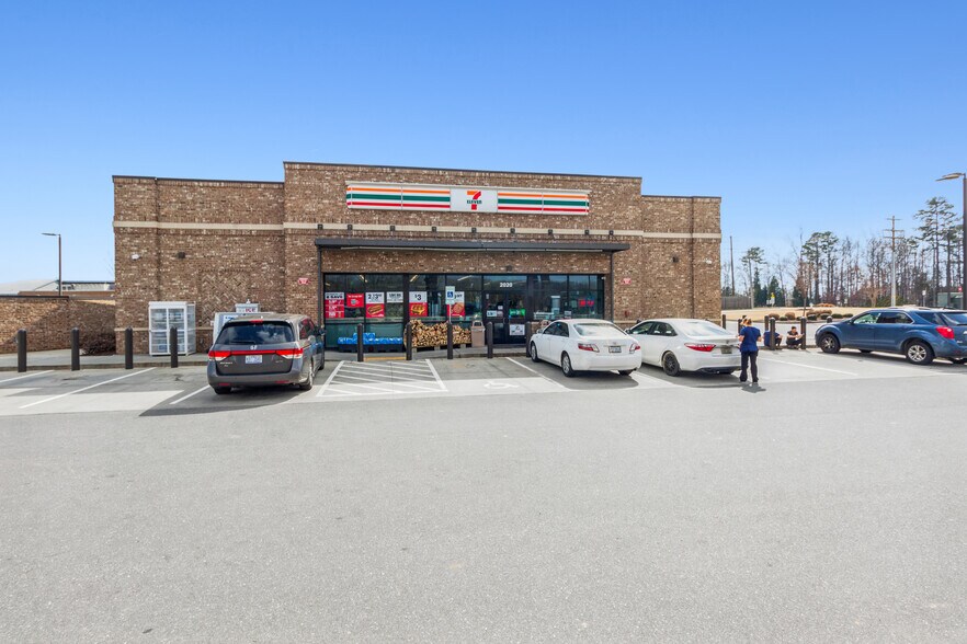 More Photos Of 2020 S Dobys Bridge Rd, Fort Mill Convenience Store For Sale