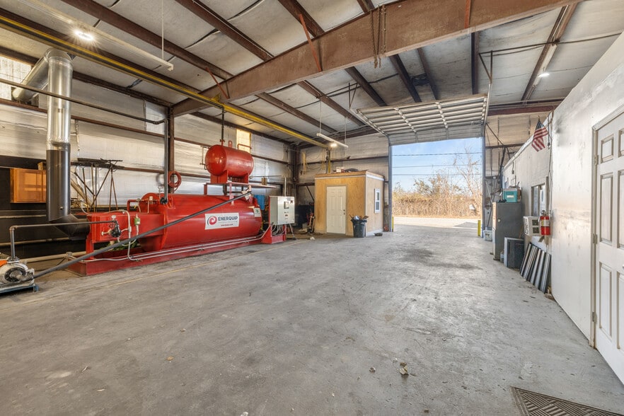 More Photos Of 6701 Almeda Genoa Rd, Houston Warehouse For Sale