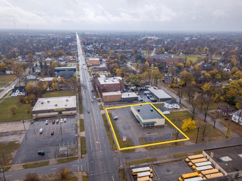 More Photos Of 1115 Genesee ave, Saginaw General Retail For Sale