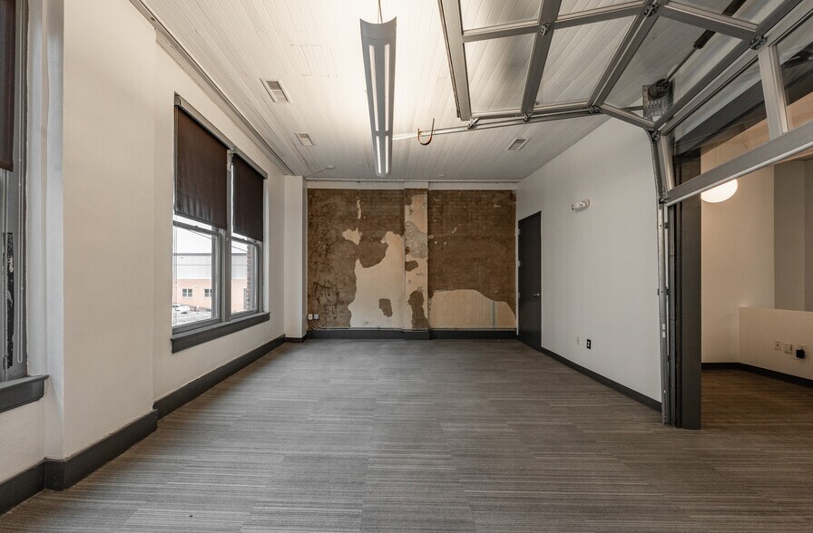 More Photos Of 401 E Chapel Hill St, Durham Storefront Retail Office For Sale