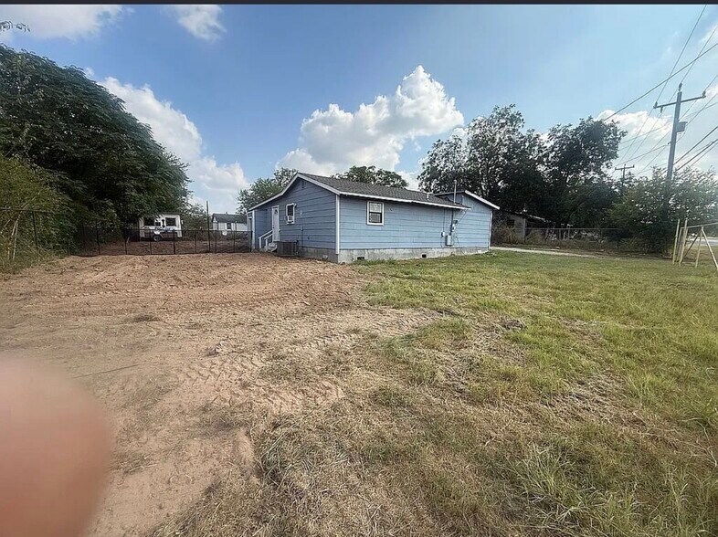 More Photos Of 21750 US Highway 281 S, San Antonio Land For Lease