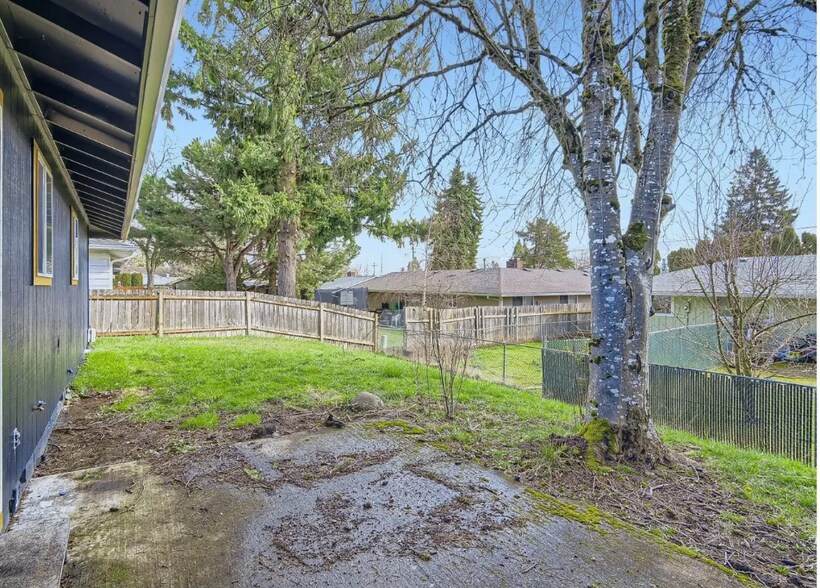 More Photos Of 15540 NE Couch St, Portland Apartments For Sale