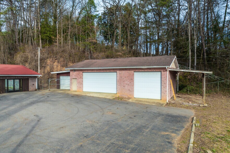 More Photos Of 535 W Main St, Franklin Specialty For Sale