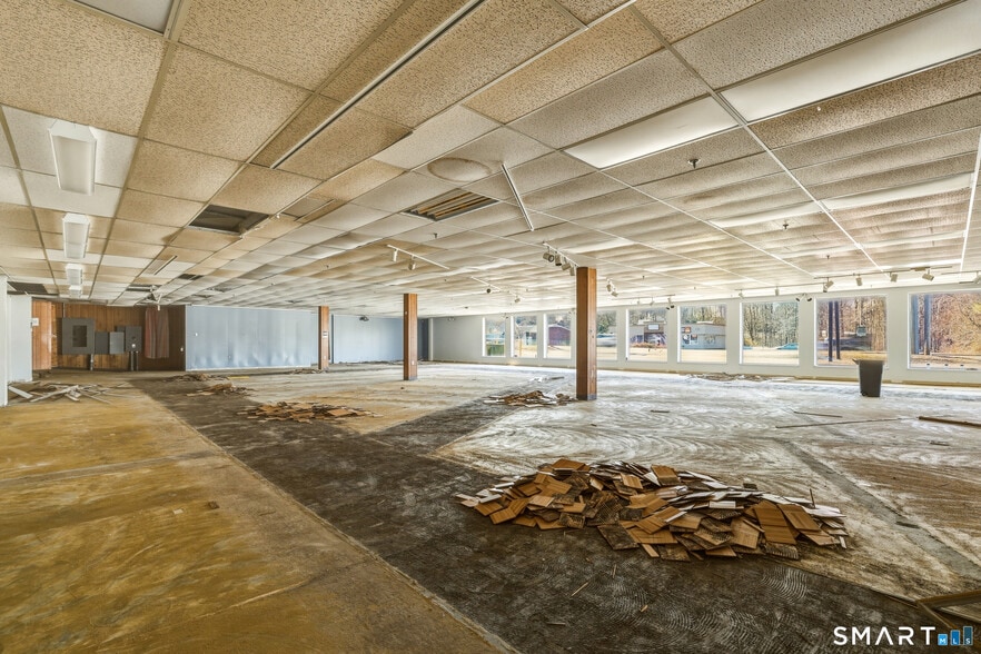 More Photos Of 1930 Silas Deane Hwy, Rocky Hill Freestanding For Sale