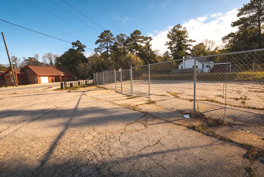 More Photos Of 3545 Roosevelt Hwy, Atlanta Auto Dealership For Sale