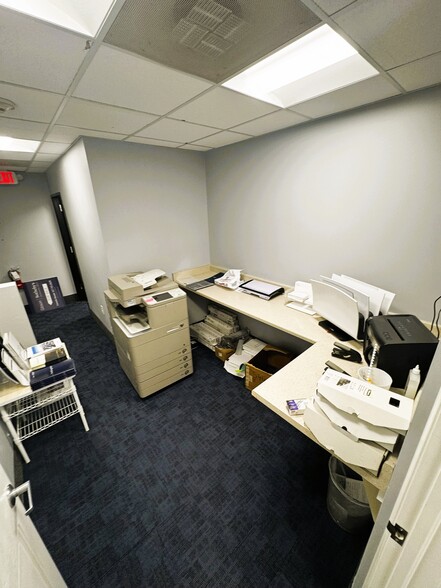 More Photos Of 420 Boston Post Rd, Sudbury General Retail For Lease