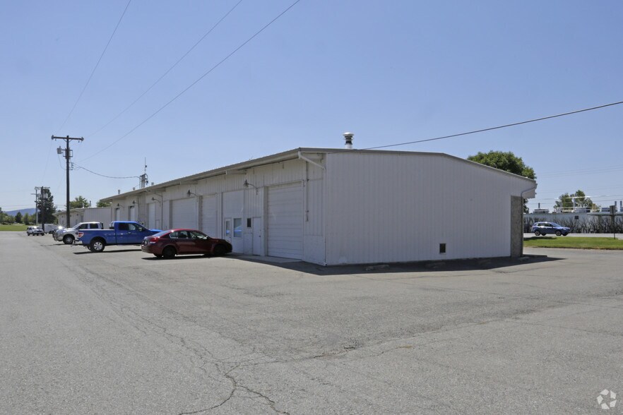 More Photos Of 3012 N Sullivan Rd, Spokane Valley Flex For Lease