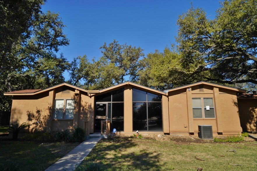 Primary Photo Of 2008 NW Military Hwy, San Antonio Office Residential For Lease