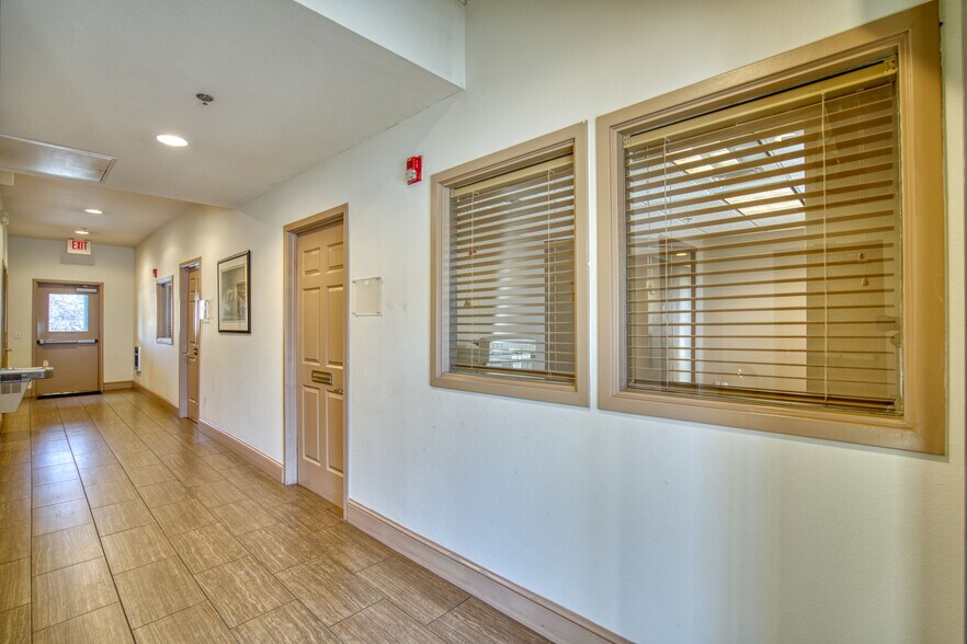 More Photos Of 4790 Table Mesa Dr, Boulder Office For Lease