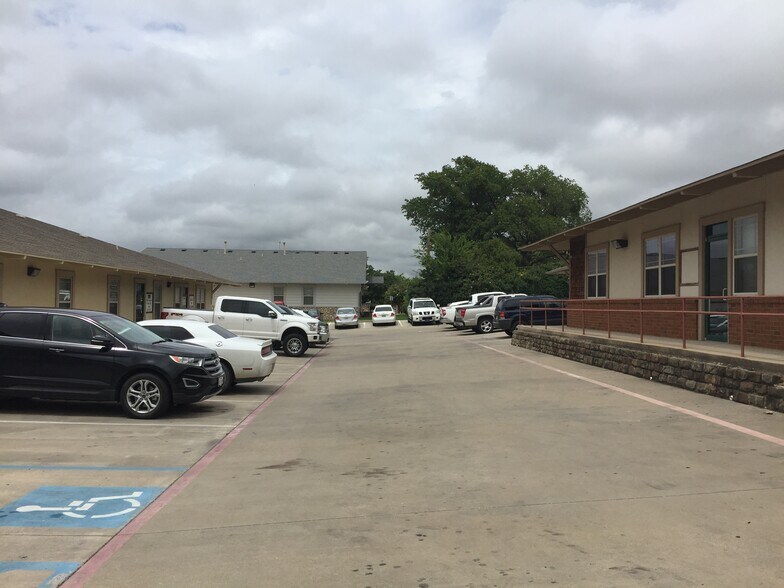 More Photos Of 4516 Boat Club Rd, Fort Worth Office For Lease