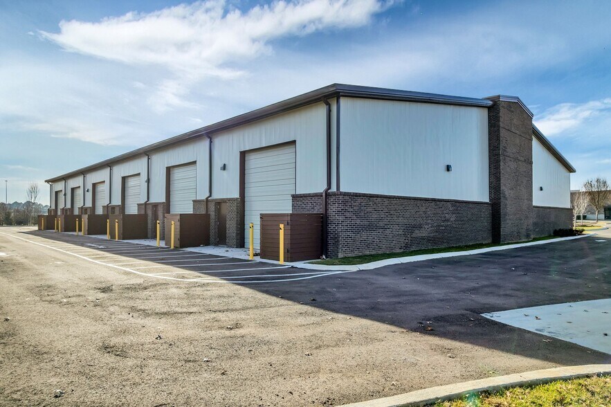 More Photos Of 1925 Business Campus Dr, Murfreesboro Service For Lease