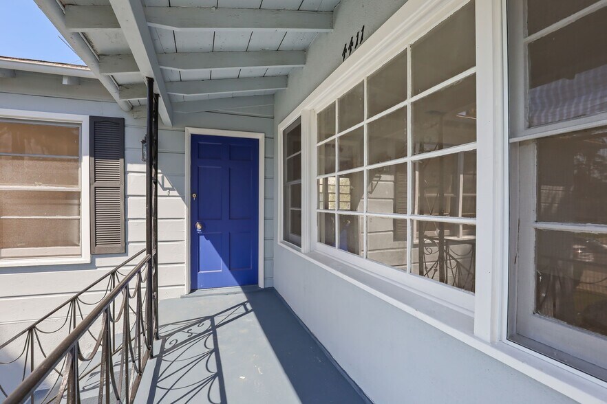 More Photos Of 4409 Victoria Park Dr, Los Angeles Apartments For Sale