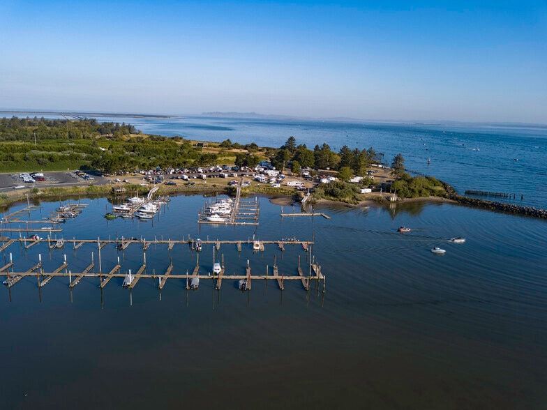More Photos Of 996 Pacific Dr, Hammond Restaurant For Sale