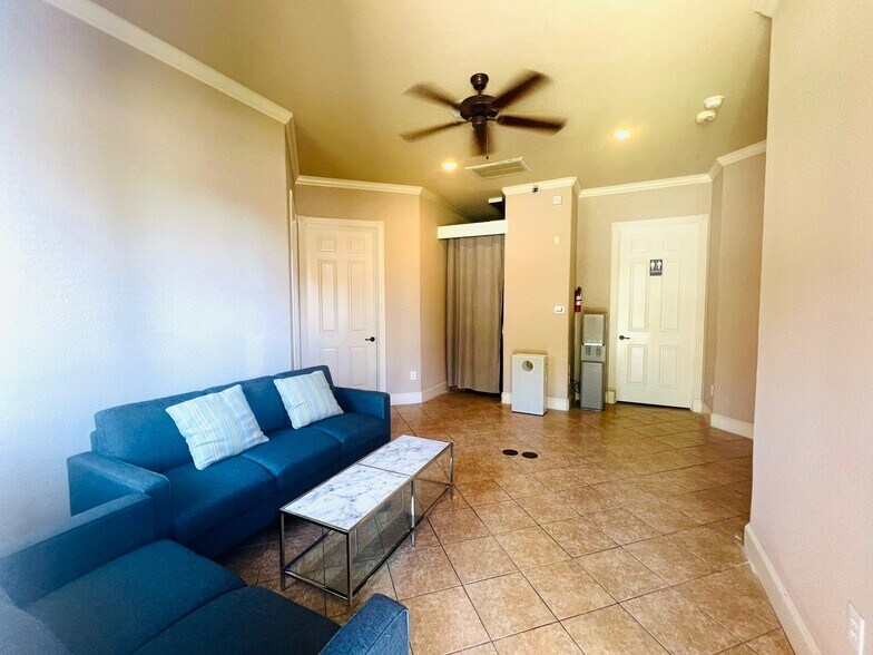 More Photos Of 5501 Louetta Rd, Spring Office For Sale