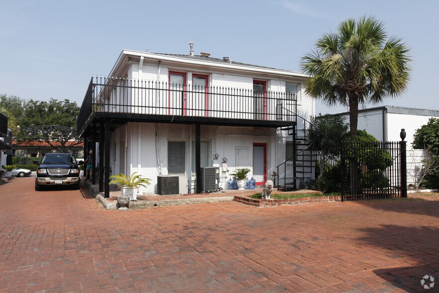 More Photos Of 2501 S Shepherd Dr, Houston Unknown For Lease