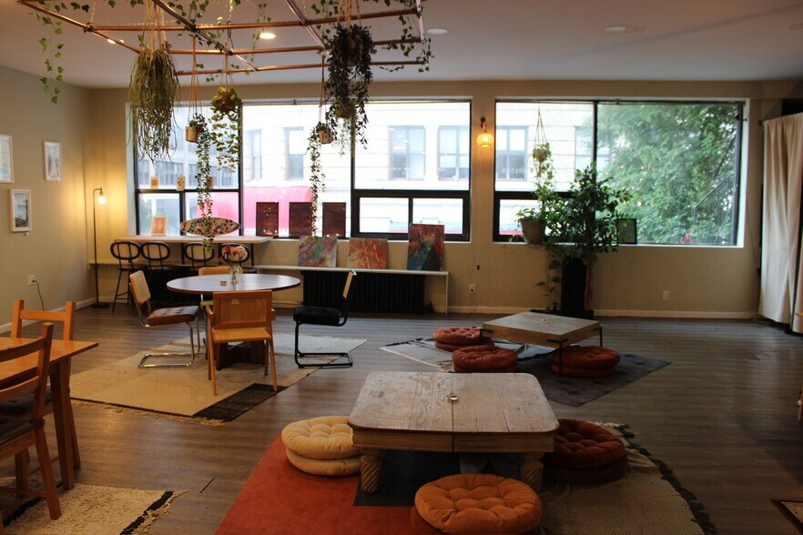 More Photos Of 66 Willoughby St, Brooklyn Storefront Retail Residential For Lease