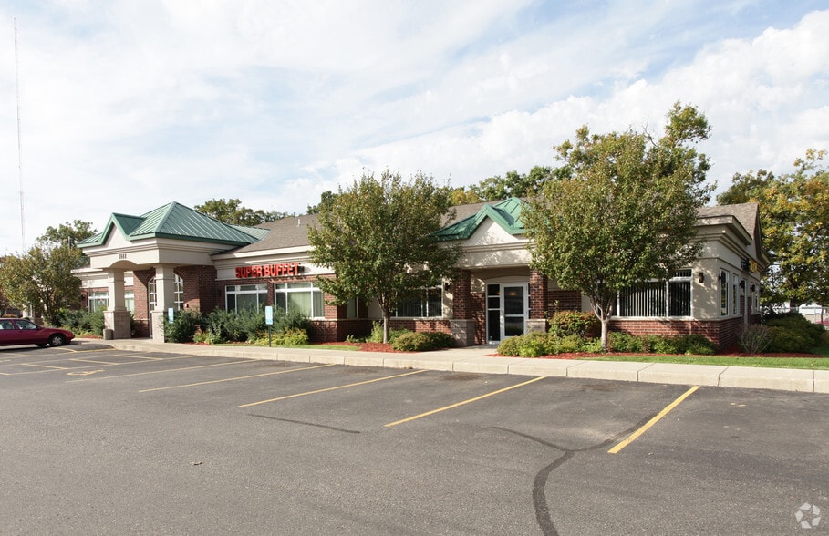More Photos Of 1022 4th St SE, Saint Cloud Storefront For Lease