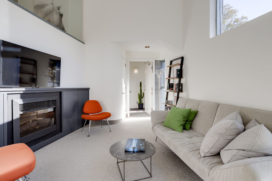 More Photos Of 115 Walnut Ave, Toronto Office For Sale