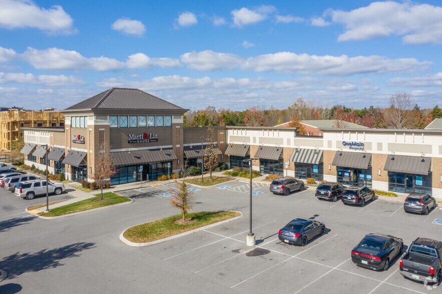 More Photos Of 711 N Thompson Ln, Murfreesboro General Retail For Lease