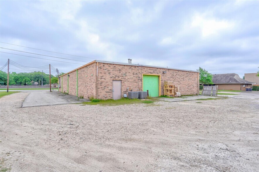 More Photos Of 6801 Highway Blvd, Katy Freestanding For Sale