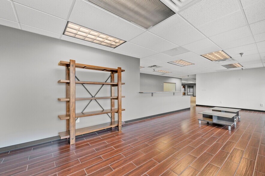 More Photos Of 3730 S Elizabeth St, Independence Medical For Lease