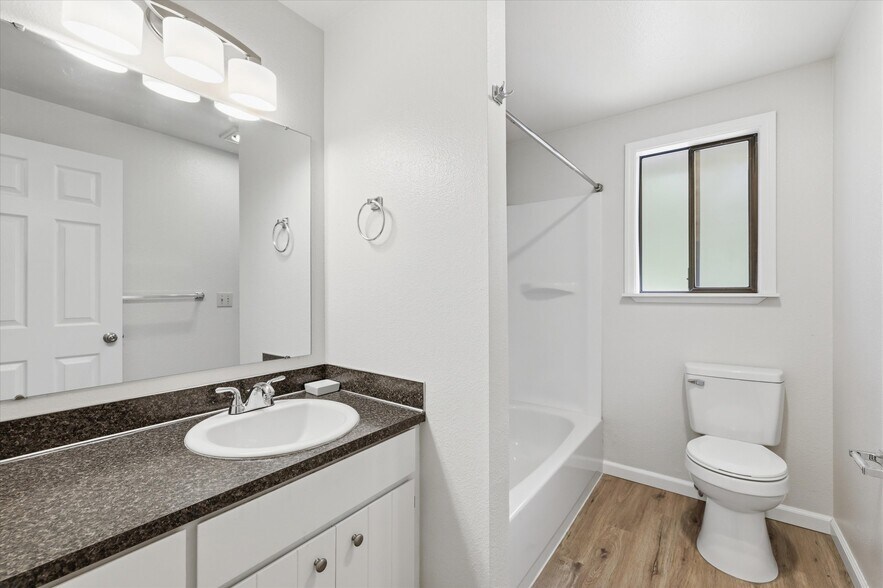 More Photos Of 12813 109th Avenue Ct E, Puyallup Multifamily For Sale