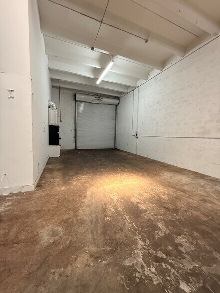 More Photos Of 2290-2336 W 77th St, Hialeah Warehouse For Lease