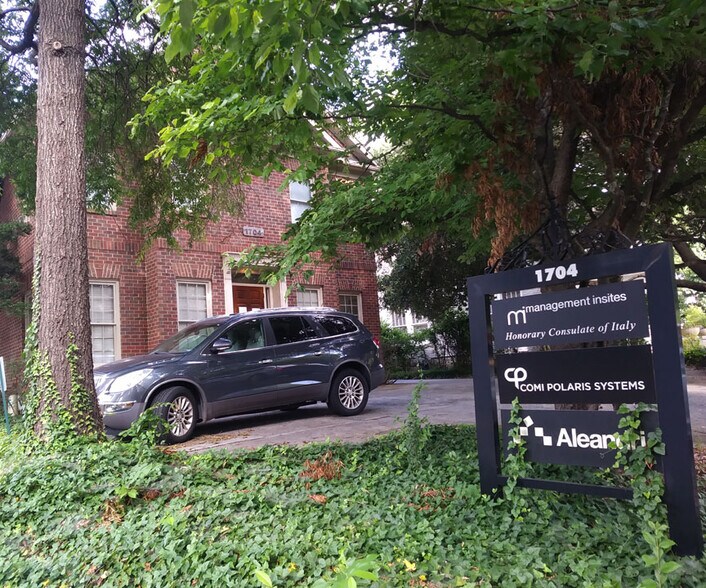Primary Photo Of 1704 East Blvd, Charlotte Office For Lease