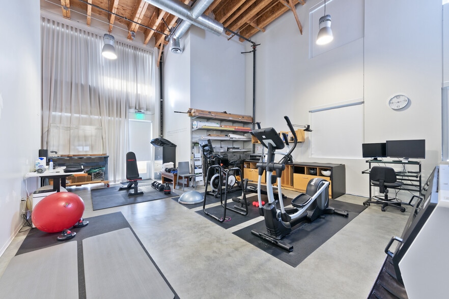 More Photos Of 2256 Barry Ave, Los Angeles Office For Sale